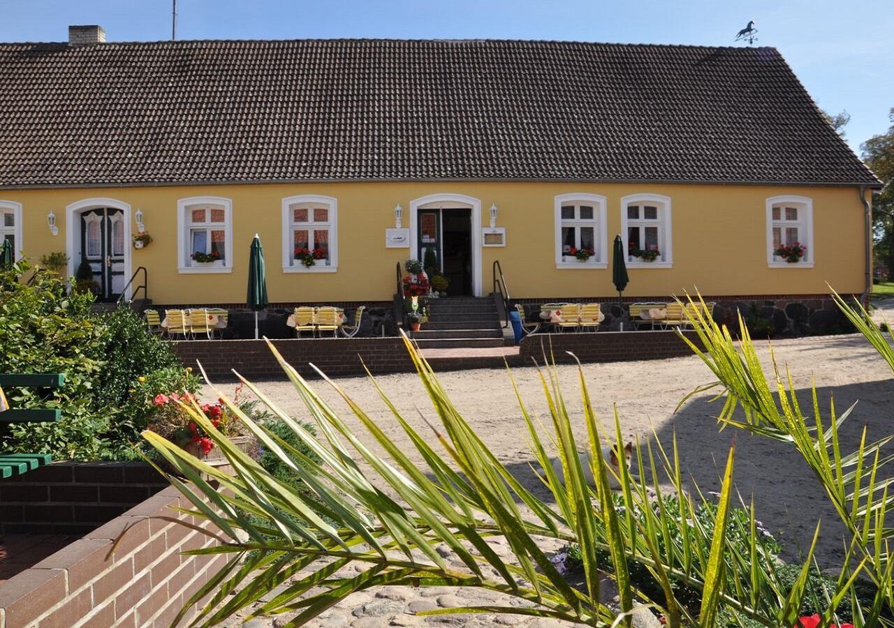 Land Gut Berlinchen Hotel Exterior photo