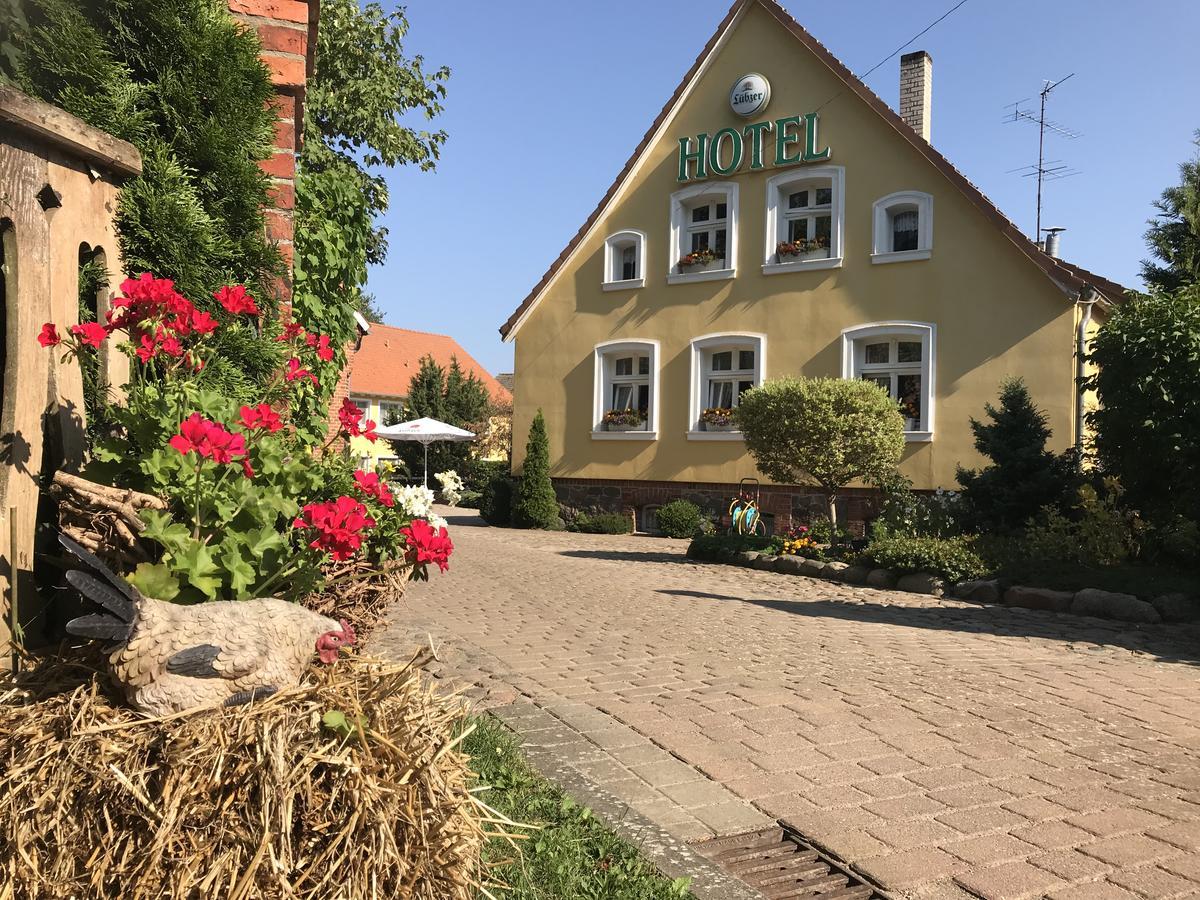 Land Gut Berlinchen Hotel Exterior photo